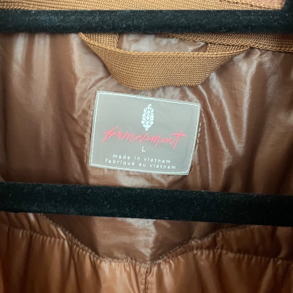 FREE PEOPLE Patricia Packable Poncho Puffer - Sz L Peruvian Walnut - Picture 3 of 3